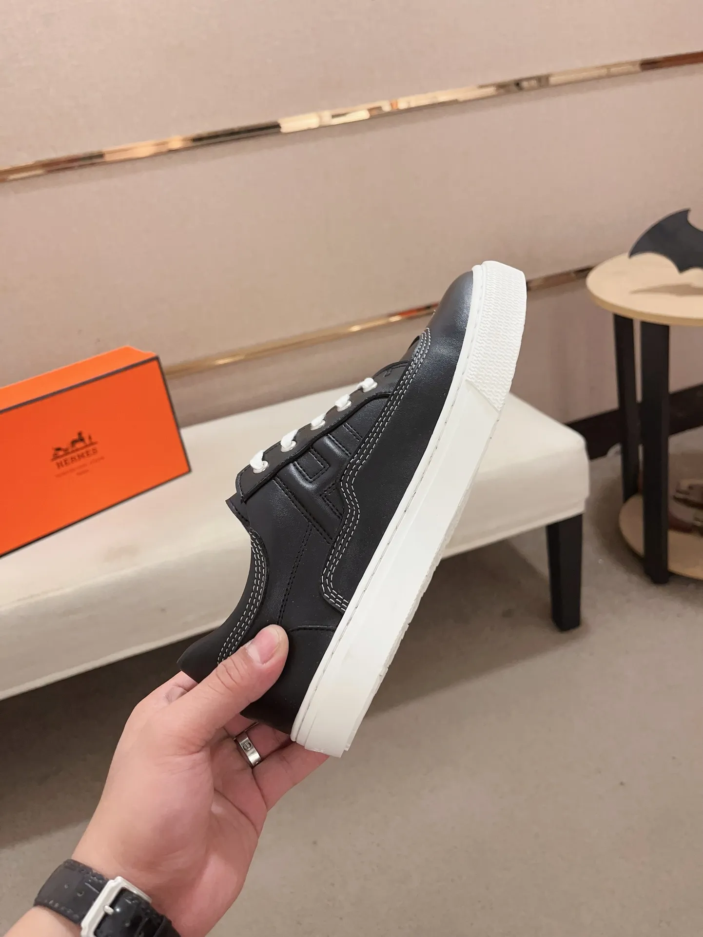 Men's clothing and shoes💰: 400💰《HERMES》【Classic Original Version】Hermès; Top 🔝 Purchasing Agency 🔍🔍Men's latest 🇺🇸 counter sales simultaneously, original ▲▲cowhide imported from Italy ▲▲Exquisite workmanship (Italian 🇮🇹Imported water-dyed 🐂cowhide lining) sole: original sole provided by the original factory, ⚠️exclusive double-layer activity·TPR·rubber·combined molded outsole; Code number: 38-44 (45/46 can be customized, non-refundable)